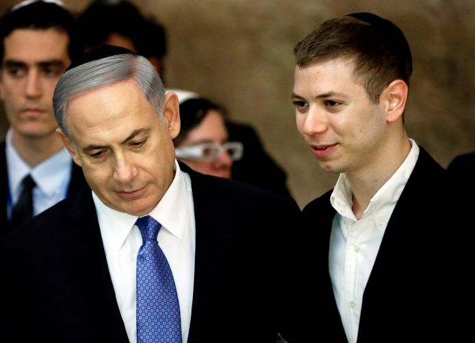 Benjamin Netanyahu en zijn zoon Yair.