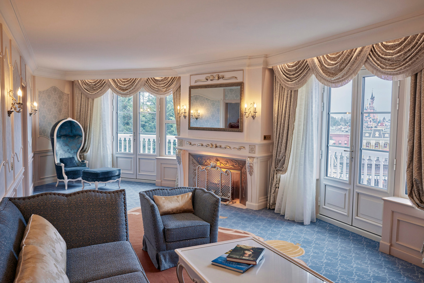 binnenkijken-koninklijke-kamers-en-dineren-met-disney-prinsessen