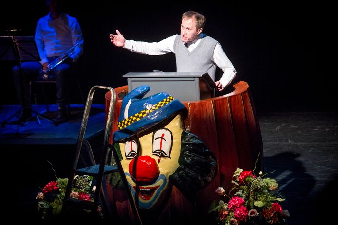 Marcel Diepenmaat als Rinus Rust tijdens het Twents Buutfestival in 2016. Bij die editie eindigde hij als tweede.  „Dat was voor mij het hoogst haalbare.”
