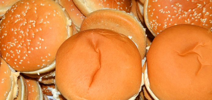Gezichtsveld Bedreven tijdelijk Jumbo roept hamburgerbroodjes terug | Koken & Eten | AD.nl