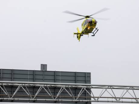 Ongeluk op A6 bij Lelystad: rijstrook afgesloten voor traumahelikopter