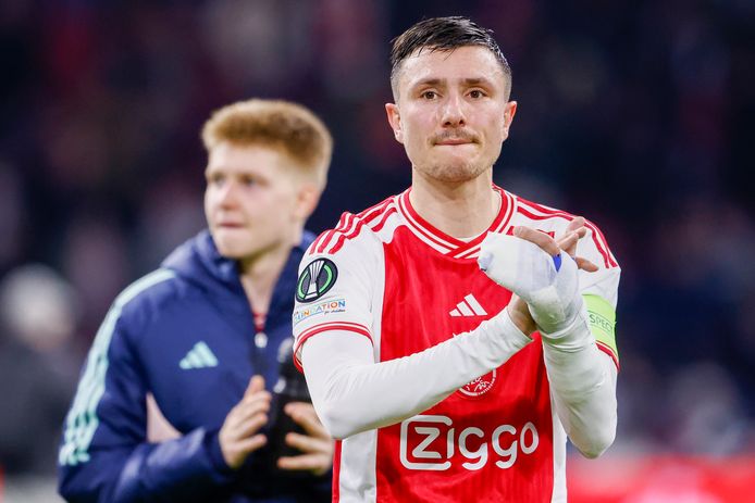 Steven Berghuis reist niet met Ajax mee naar Birmingham en mist uitduel met Aston Villa | Nederlands voetbal | AD.nl