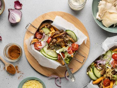 Wat Eten We Vandaag: Vegan kapsalon met oesterzwamshoarma