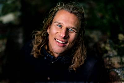 Ewout (29) ontmoette zijn vriendin in de disco, een week later stapte hij op de fiets: ‘Ik viel telk