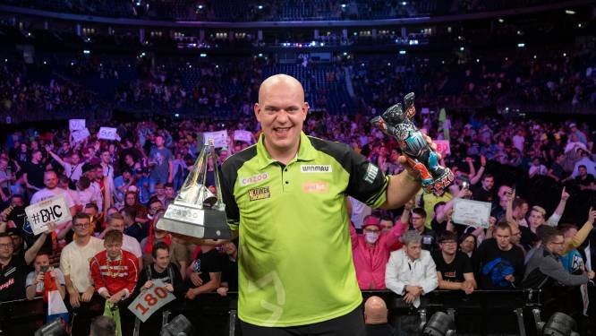 Ein-de-lijk weer een hoofdprijs voor Michael van Gerwen met eindzege Premier League Darts