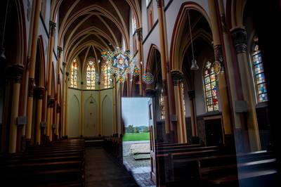 Tips voor ’n uitje in Nijmegen en omgeving: Foto’s van Inge Winter in kerk Batenburg