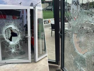 Pas hersteld na vorige inbraak en dieven vernielen alweer deur bij Club Roeselare: “Om moedeloos van te worden”