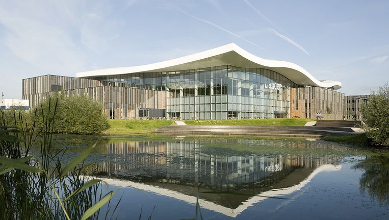 Het Liander-gebouw na de 'circulaire' aanpak van architect Thomas Rau. Beeld Marcel van der Burg