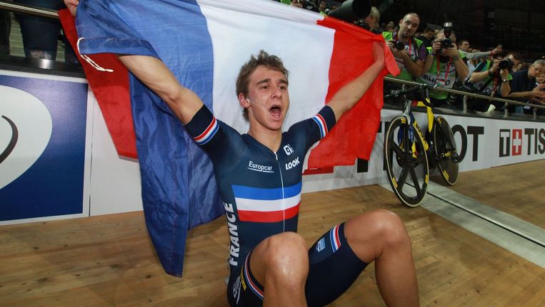 Een gouden medaille pakken in eigen land, Bryan Coquard maakte de Fransen fier op het WK baanwielrennen in Saint-Quentin-en-Yvelines. Beeld PHOTO_NEWS