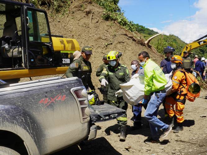 Minstens 34 busreizigers omgekomen bij aardverschuiving in Colombia