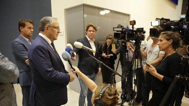 Burgemeester Aboutaleb staat de pers te woord over de terreurdreiging in Rotterdam. Beeld anp
