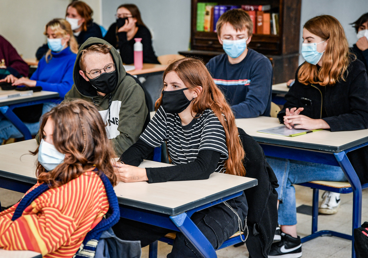 Scholen gaan maandag weer open na verlengde herfstvakantie: "We hebben er  vertrouwen in" | Foto | hln.be