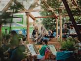 Hippe zomerhotspot breidt flink uit: De Achtertuin is straks restaurant, nachtclub én borreltuin in één