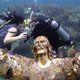 Koppel trouwt bij standbeeld op de zeebodem bij Florida