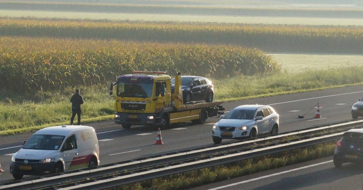 Aanrijding tussen drie autos op A59 bij Waalwijk.