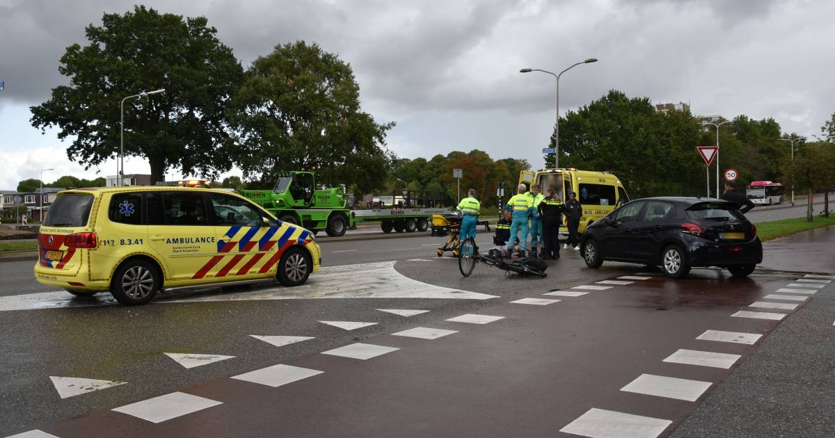 Fietsster zwaargewond bij aanrijding in Nijmegen.