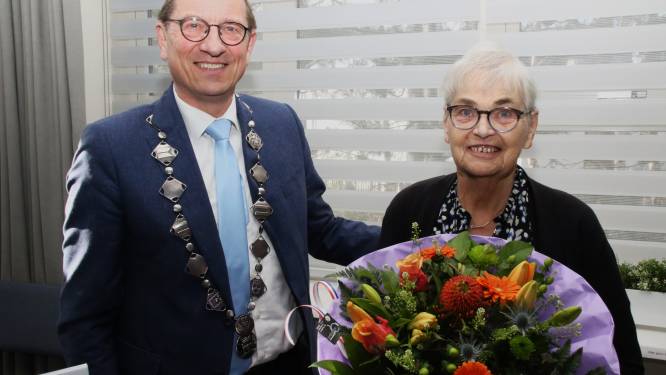 Koninklijke onderscheiding voor Willie Moes uit Balkbrug als dank voor haar inzet als vrijwilliger
