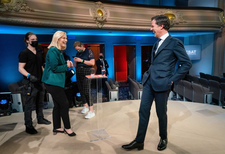 Kaag en Rutte bij hun debat van EenVandaag op 15 maart. Zij werden winnaars van de verkiezingen.  Beeld EPA