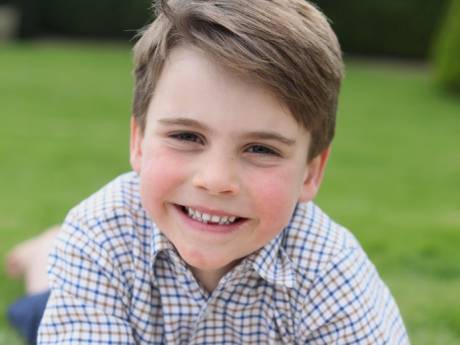 Le prince Louis fête ses six ans: Kate et William dévoilent un cliché inédit