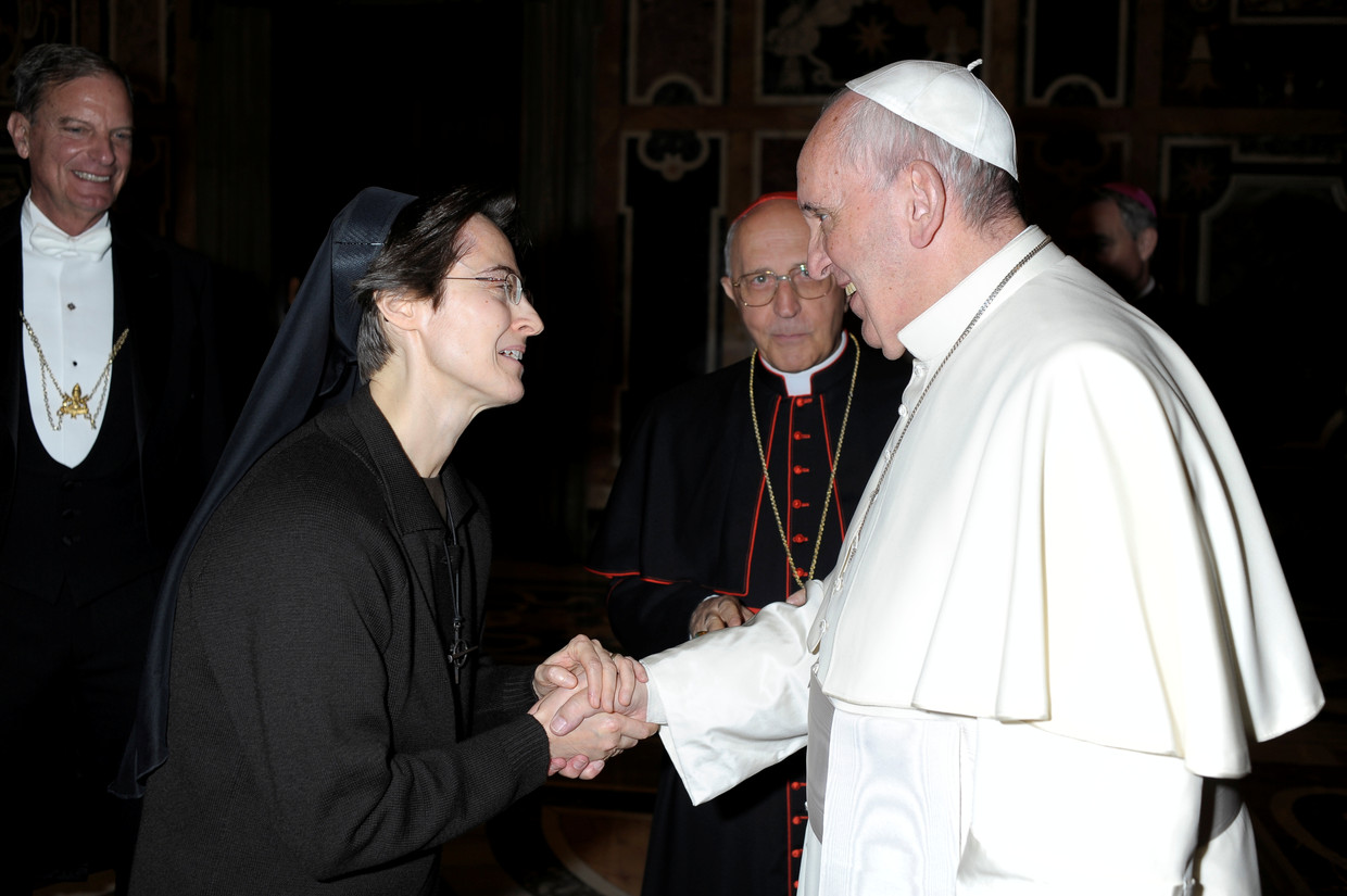 Vatican First: una suora italiana diventa la prima vice primo ministro donna
