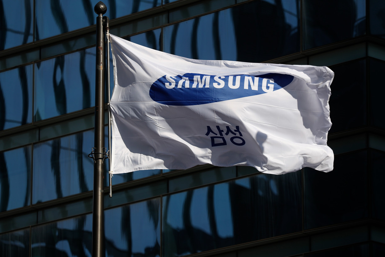 Vlag buiten het hoofdkwartier van Samsung in Seoul  Beeld EPA