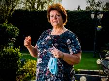 Yvonne moest neus afzetten in vliegtuig: ‘Met vreemden naast me haalde ik ‘hem rillend van gezicht’