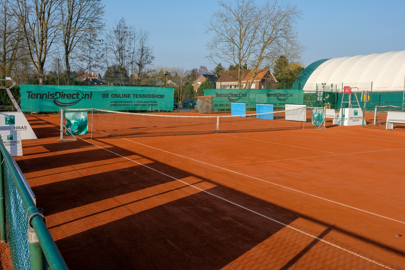 Horizontaal Bedrijf Talloos Tennis en padel dan toch opnieuw toegestaan: gemeente komt deels terug op  beslissing om sportinfrastructuur te sluiten | Foto | hln.be