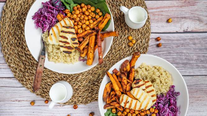 Wat Eten We Vandaag: Quinoa veggie bowl met halloumi