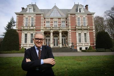 Paul De Grande uit ‘Stukken Van Mensen’ zet kasteel te koop voor 2,5 miljoen euro