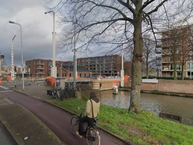 Oranjebrug tussen Rivierenwijk en Hoograven dicht, automobilisten moeten maandenlang omrijden