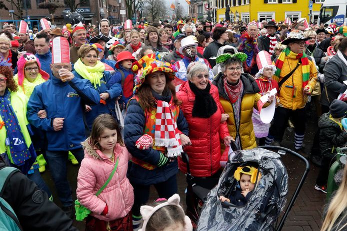 Gezellige drukte bij het MaMi-spektakel in 2020. De horeca in Etten-Leur hopen dat carnaval en álles wat erbij hoort kan verschuiven naar een later moment in het jaar, zo lang corona en lockdowns het gewone leven verstoren.