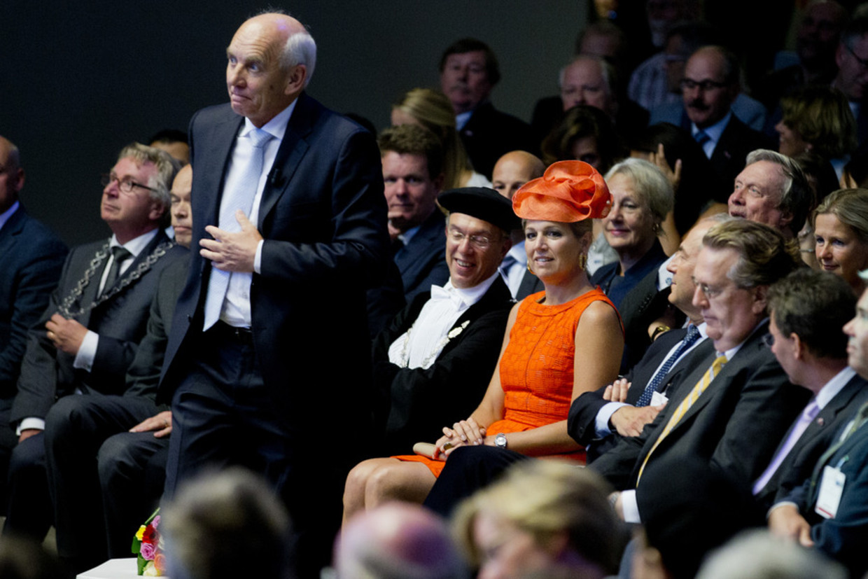Aalt Dijkhuizen (rechts) bij de opening van het academisch jaar 2013/2014, in aanwezigheid van koningin Máxima. Beeld anp