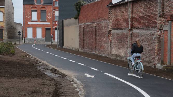 Fietsveilige doorsteek aan Euroshop geopend, Moorseelsestraat wordt deels fietsstraat
