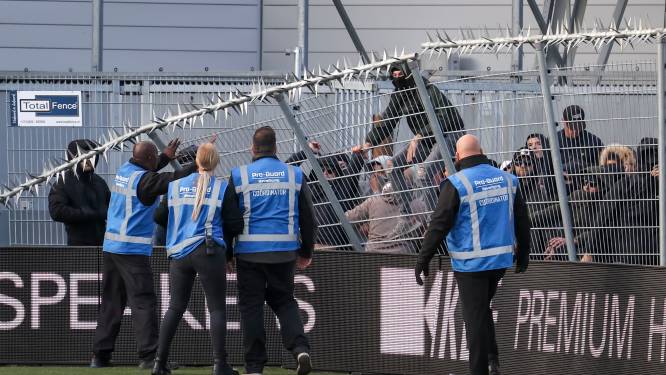 Rellende voetbalfans trekken zich van niemand iets aan en de steward is de dupe: ‘Hooliganisme is weer hip’