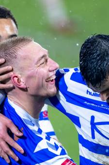 De Graafschap ontsnapt aan domper bij Jong PSV dankzij bizar eigen doelpunt én van corona herstelde Van Heertum