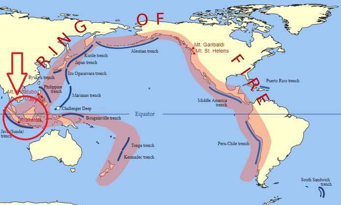 Indonesië ligt op de 'Pacific Ring of Fire', de geologisch meest actieve zone op Aarde waar vaker aardbevingen en vulkaanuitbarstingen voorkomen.
