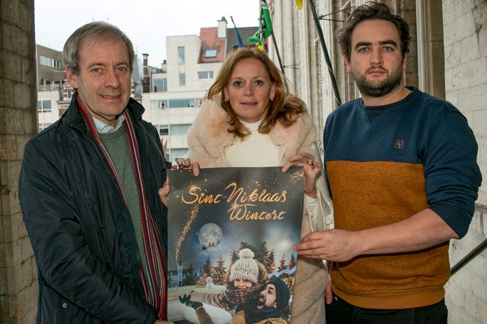 Burgemeester Lieven Dehandschutter, schepen Ine Somers en stadsmedewerker Tom Geleyn: “Op meerdere plaatsen voor evenementen en sfeer zorgen.”