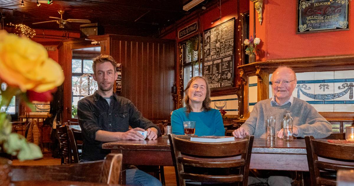 Café 't Rozenknopje al 100 jaar de huiskamer van Gestel ‘Het leuke is