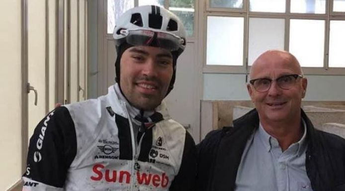 Tom Dumoulin in het beroemde Velodrome van Roubaix, met Daniel Verbrackel, de algemene secretaris van VC Roubaix.