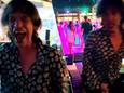 Mick Jagger toont zijn moves tijdens een avondje uit.