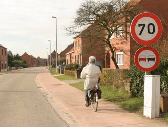 Maand rijverbod voor man én vrouw: “Ze slingerden de verbalisanten allerlei verwijten naar het hoofd”