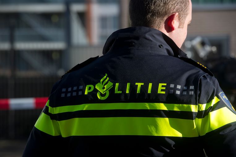 Man beroofd van motorscooter, dief crasht op Admiraal de Ruijterweg