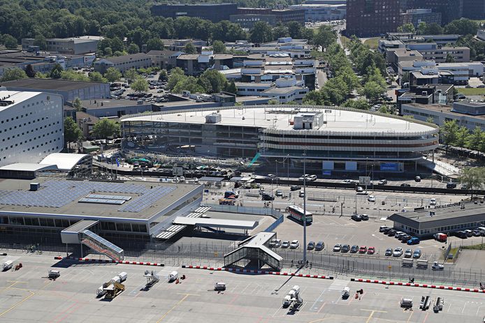 Eindhoven Airport, instorten deel nieuwe parkeergarage