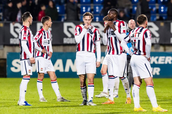 Ontgoocheling bij de spelers van Willem II, na de late nederlaag tegen koploper Heracles Almelo.