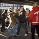 Demonstrerende Nederlandse scholieren richten vernielingen aan