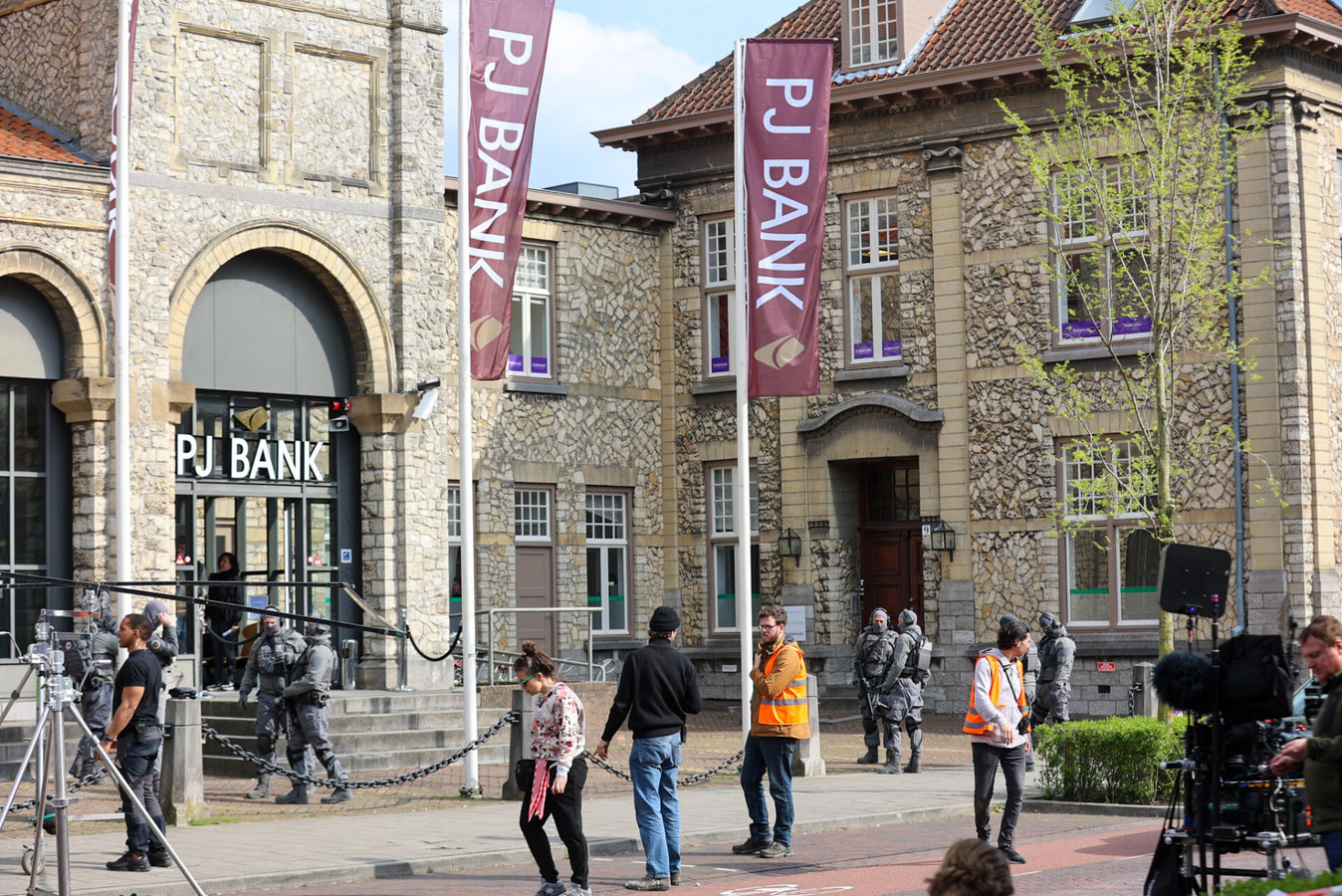 Casa de Papel in Eindhoven? Bankoverval bij Steentjeskerk blijkt ...