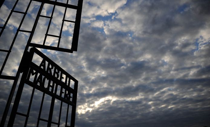 De toegangspoort van het voormalige concentratiekamp Sachsenhausen.