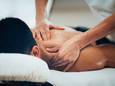 Een massage in een massagesalon. Deze personen hebben niets met deze zedenzaak te maken.
