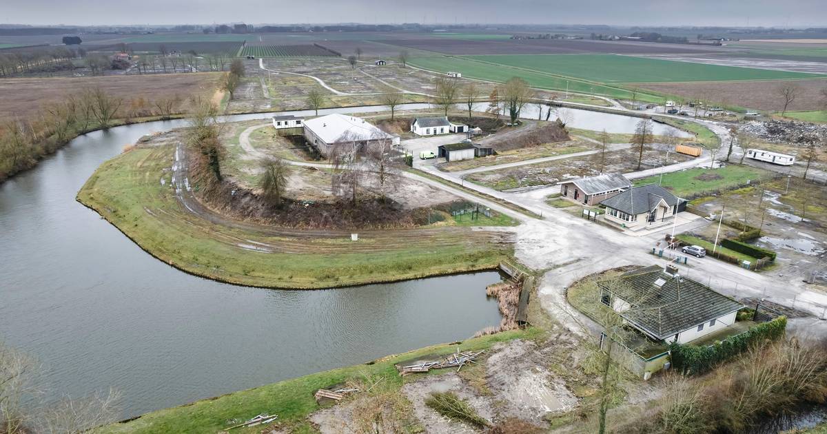 Twaalf bezwaren tegen ombouw camping Bovensluis Willemstad tot bungalowpark, projectontwikkelaar bes