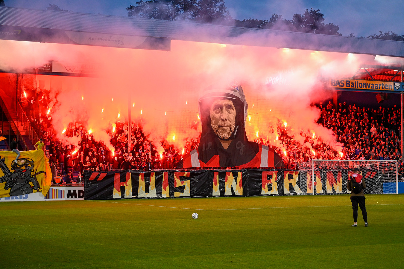 Nieuwe boete De Graafschap dreigt na prachtige sfeeractie | Foto
